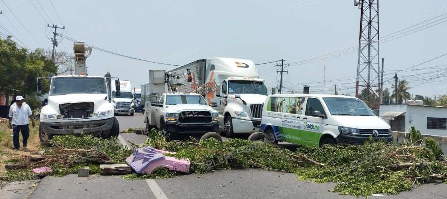 Bloquean la Frontera - Villahermosa habitantes de Ocuiltzapotlán