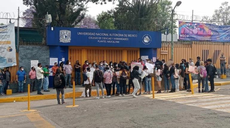 CCH Naucalpan pide a alumnos liberar instalaciones para iniciar con mesas de diálogo