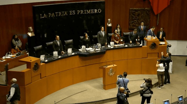 Guarda Congreso federal minuto de silencio en memoria de niño asesinado en Paraíso