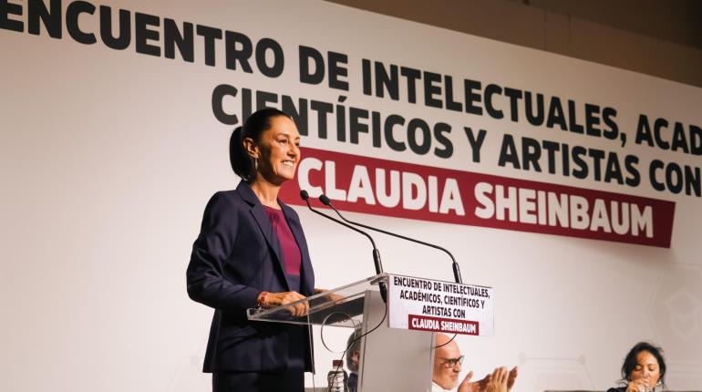 Con desplegado, más de 900 intelectuales respaldan a Sheinbaum