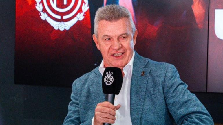 Entre aplausos y lágrimas, se despide Javier Aguirre del Mallorca