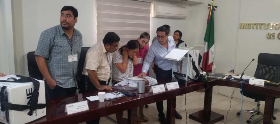 Inicia INE entrega de paquetes electorales a presidentes de mesas de casillas en Tabasco