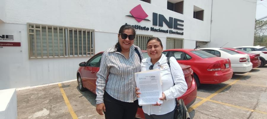 Frente Feminista Nacional Tabasco entrega "Los irrenunciables feministas" ante el INE e IEPCT