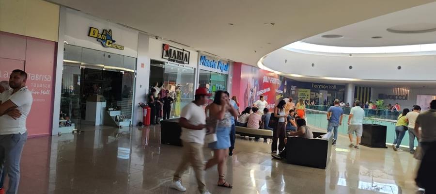 Se registra apagón en Plaza Altabrisa y ahuyenta a clientes