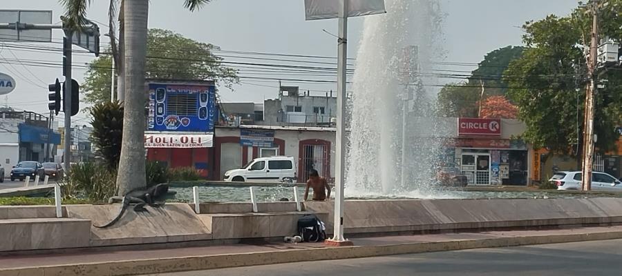 Familia mitiga calor de Villahermosa en Fuente del Chorro