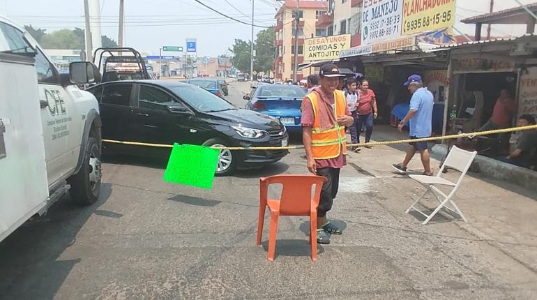 Bloqueos en 3 colonias de Villahermosa por fallas de luz