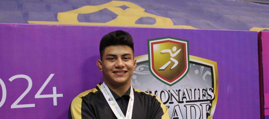 Tabasqueño Fernando Solano logra medalla de bronce en Luchas Asociadas en Juegos Conade