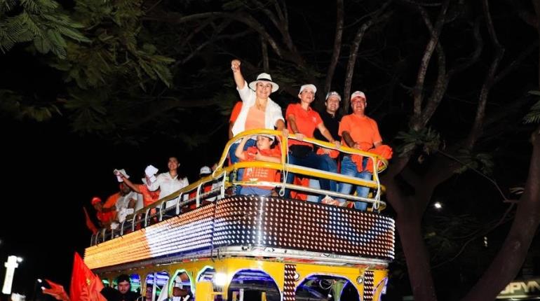 Con "caravana naranja", Minés de la Fuente cierra campaña en Centro