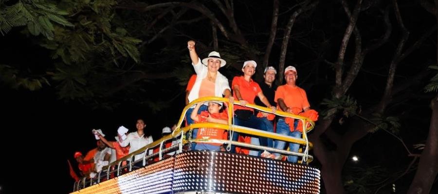 Con "caravana naranja", Minés de la Fuente cierra campaña en Centro