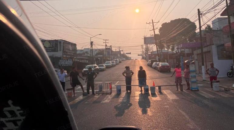 Ahora cierran la avenida 16 de Septiembre por falta de luz