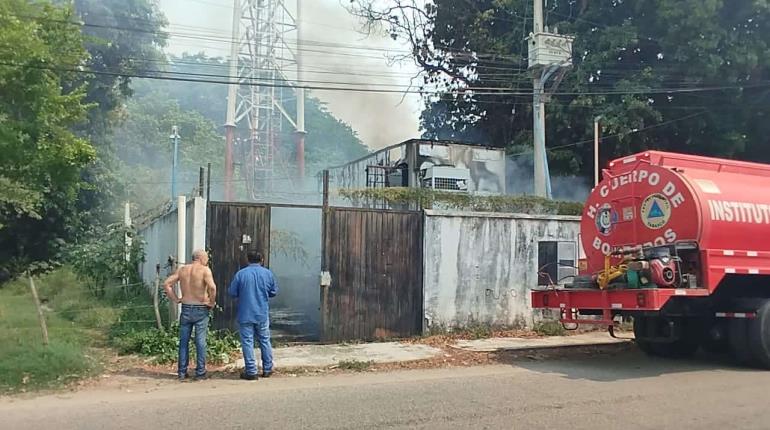 Se queman instalaciones de empresa telefónica por presunto sobrecalentamiento de equipos