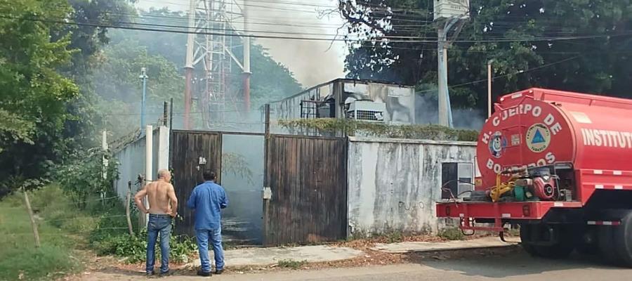 Se queman instalaciones de empresa telefónica por presunto sobrecalentamiento de equipos