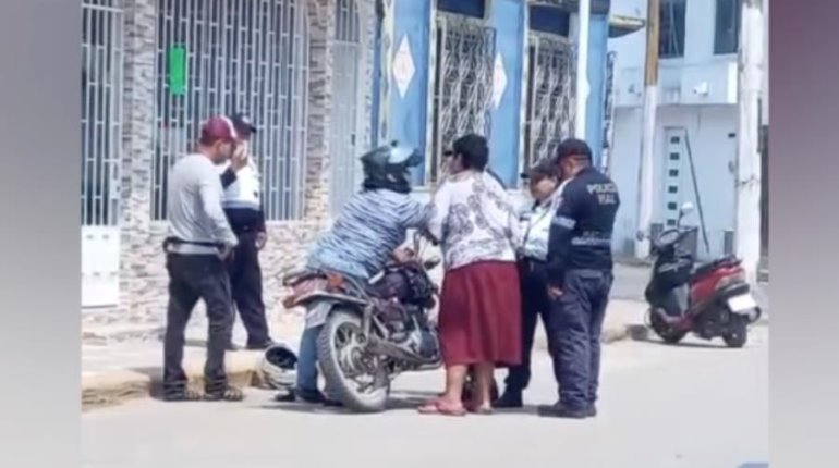 Tránsitos, motociclista y ciudadanos se enfrentan en Macuspana