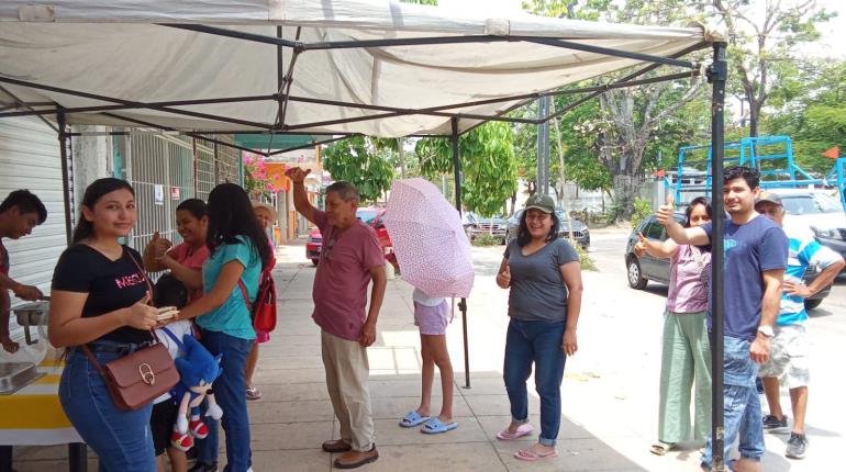 ¡Cerdito Gaviotero regala tacos a electores!