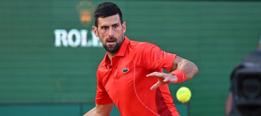 Djokovic se mete a octavos de final del Roland Garros 