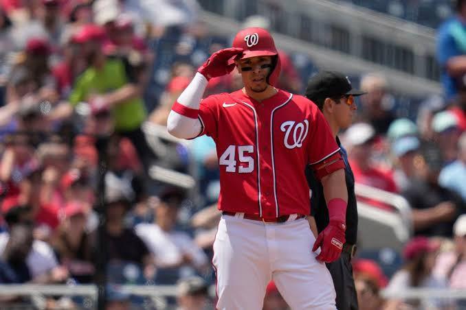 Joey Meneses y Alex Verdugo en plan grande en el mejor beisbol del mundo