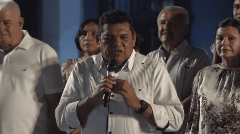 "Tabasco es Morena", señala Javier May al celebrar su virtual triunfo en Plaza de Armas