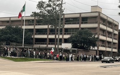 14 mil migrantes no pudieron votar en Los Ángeles, denuncia tabasqueño