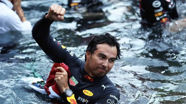 ¡Oficial! Checo renueva por 2 años más con Red Bull