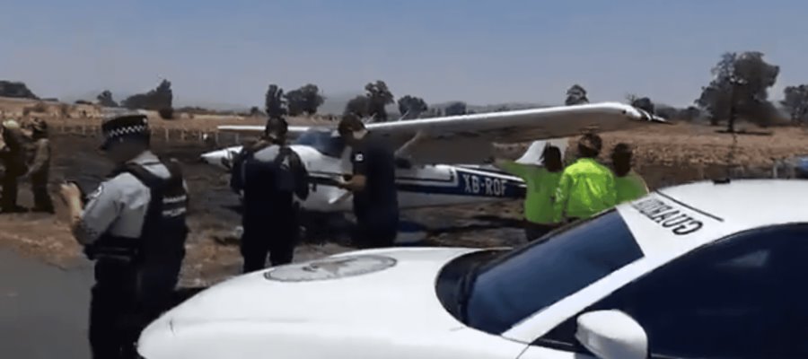 Avioneta aterriza de emergencia en carretera de Jalisco 