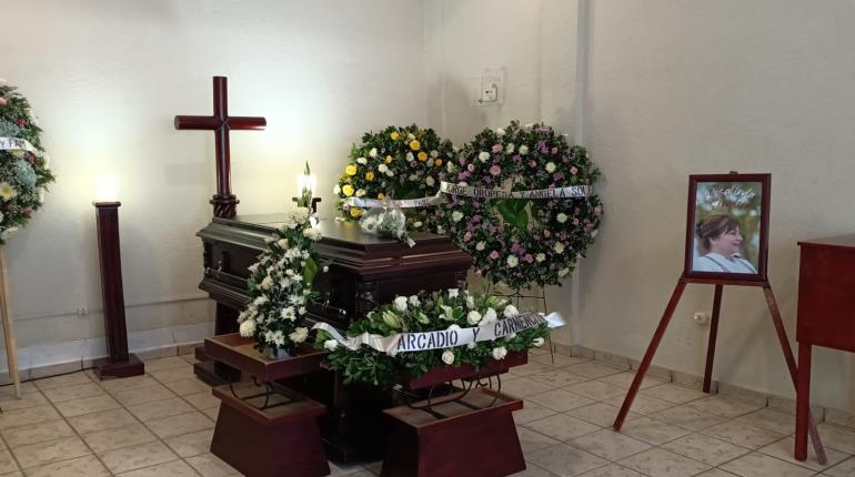 Dan último adiós a Rosalinda