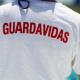 Ofrecen empleo de "guardavidas" para trabajar en Canadá