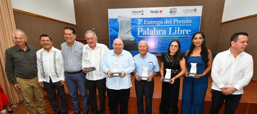 Reconoce ATP a 4 comunicadores y al exrector de la UJAT, Jorge Abdó 