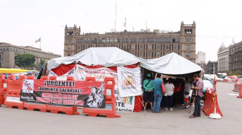 Obrador se volverá a reunir este martes con integrantes de la CNTE