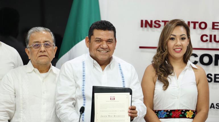 Recibe May constancia de mayoría como gobernador electo de Tabasco