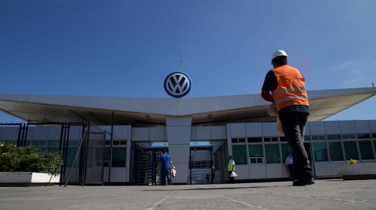 México admite solicitud de EE. UU. por posibles faltas al derecho laboral en planta de Volkswagen en Puebla 