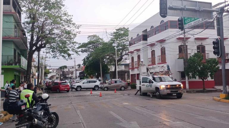 Bloquean avenida Mina en Villahermosa por falta de Luz