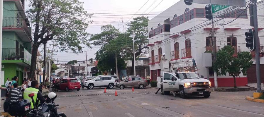 Bloquean avenida Mina en Villahermosa por falta de Luz