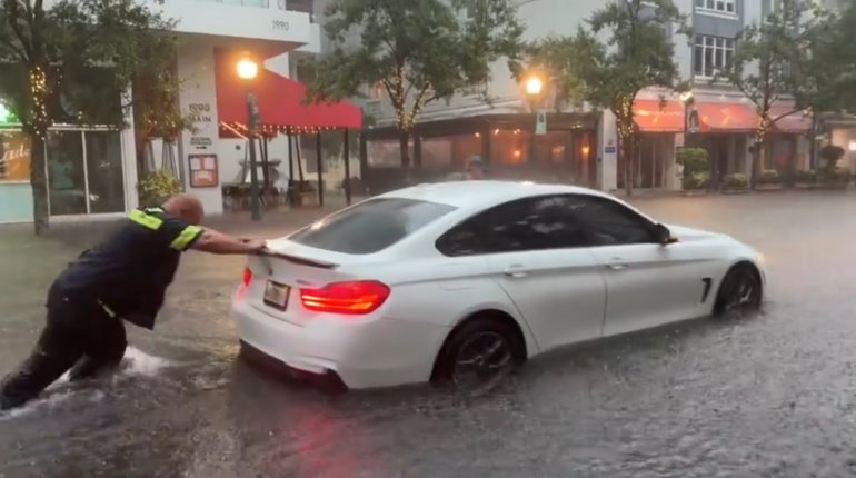 Por intensas lluvias emiten alertas de inundaciones en Florida