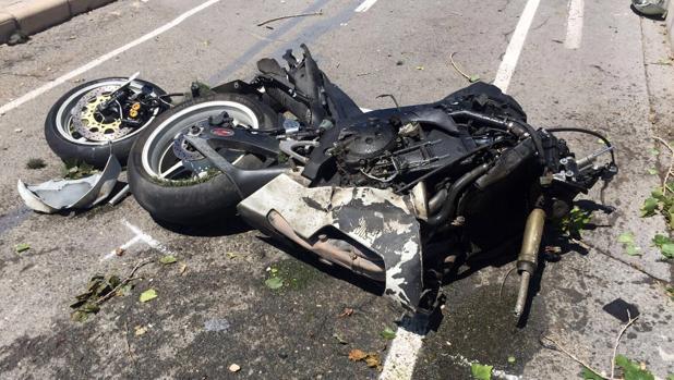 Motociclista sufre fractura de cráneo tras aparatoso accidente en Comalcalco