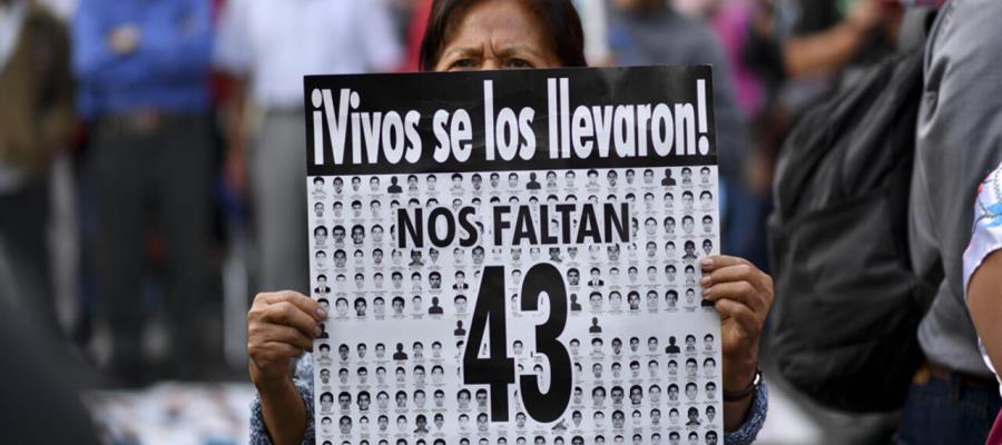 Presentan miniserie-documental "Los 43 de Ayotzinapa: Un crimen de Estado"