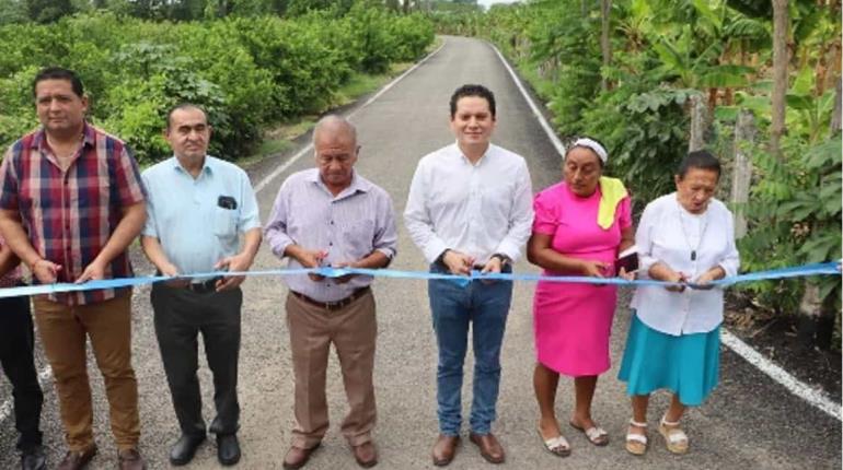 Entrega Cunduacán obras de alcantarillado drenaje y pavimentación en Cucuyulapa