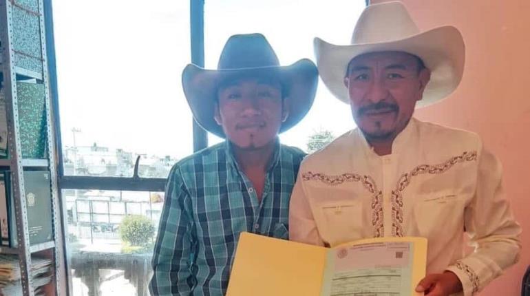 Maestro albañil y chalán se casan en Veracruz; caso es viral en redes