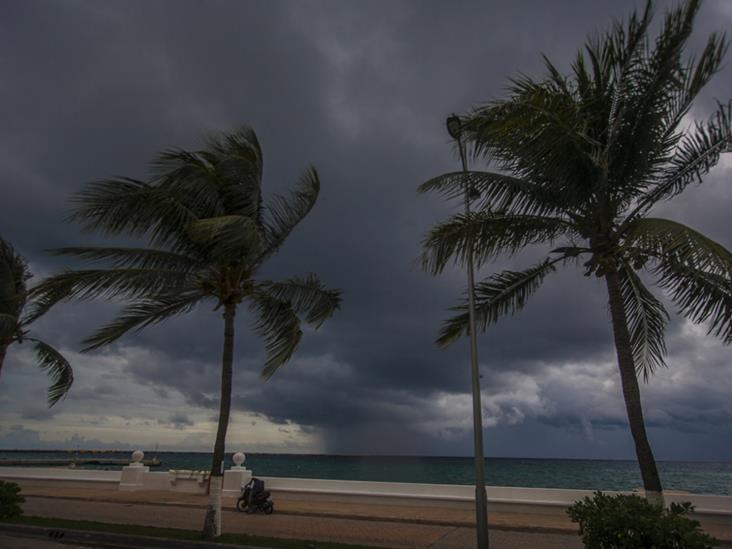 Suspenden clases en varios estados por ciclón tropical