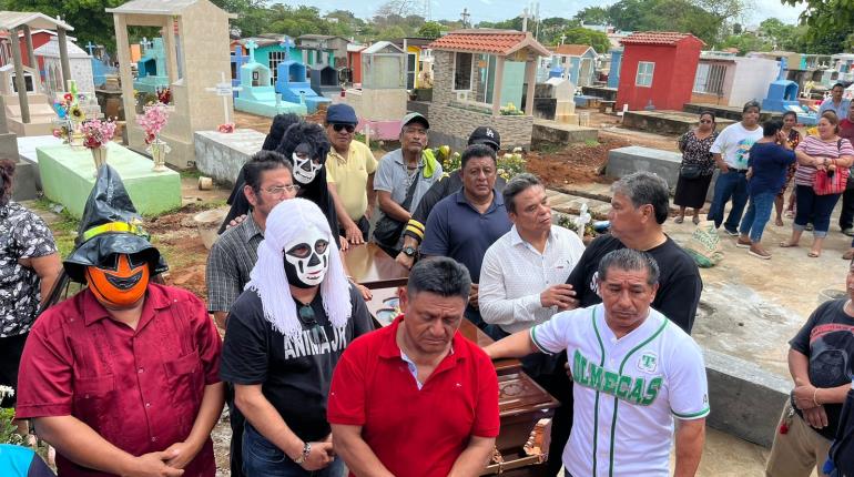 Dan el último adiós a ´Gatubeda´ entre aplausos y mariachis