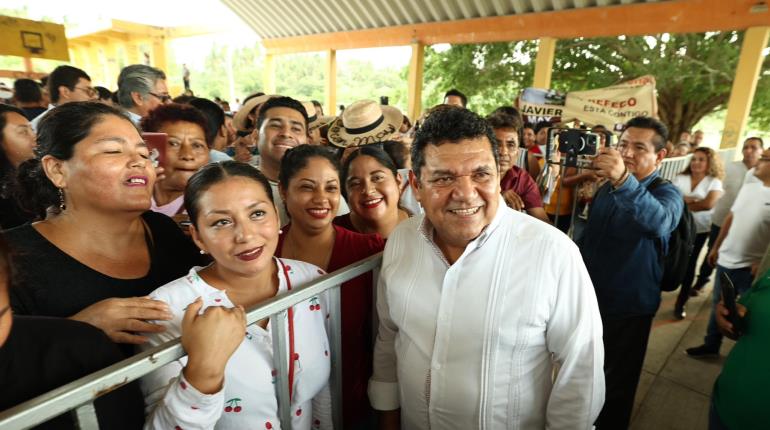 Destinará Javier May 10% del presupuesto estatal para financiar programas sociales