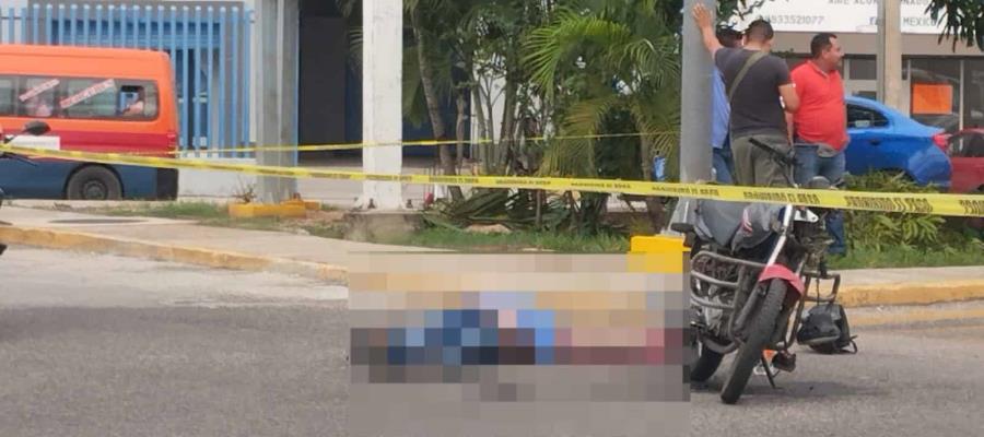 Muere motociclista en Usumacinta tras chocar contra camión repartidor