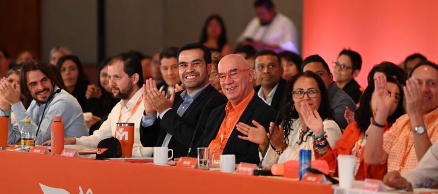 Reaparece Máynez en Consejo Nacional de MC y anuncia recorrido por regiones de México