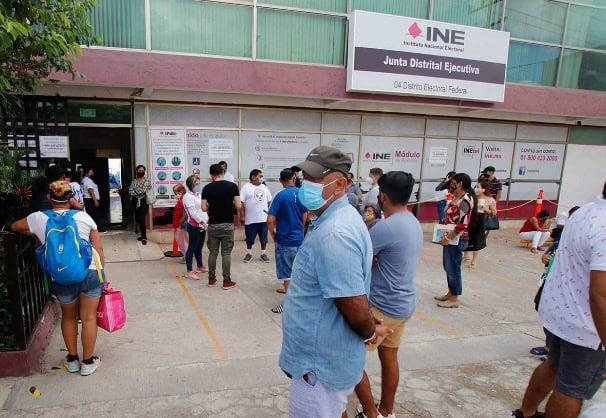 Más de un 1 millón 800 mil mexicanos deben renovar credenciales para votar por pérdida de vigencia: INE