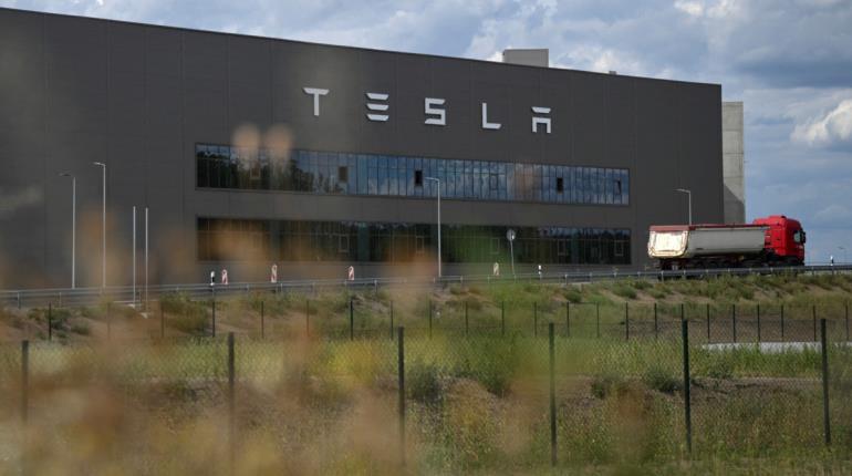 Encuentran bomba de Segunda Guerra Mundial en fábrica de Tesla en Berlín