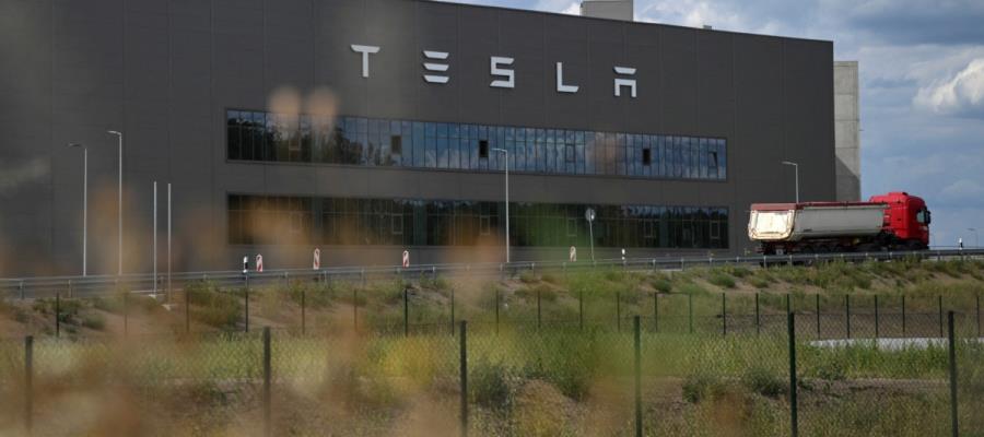 Encuentran bomba de Segunda Guerra Mundial en fábrica de Tesla en Berlín