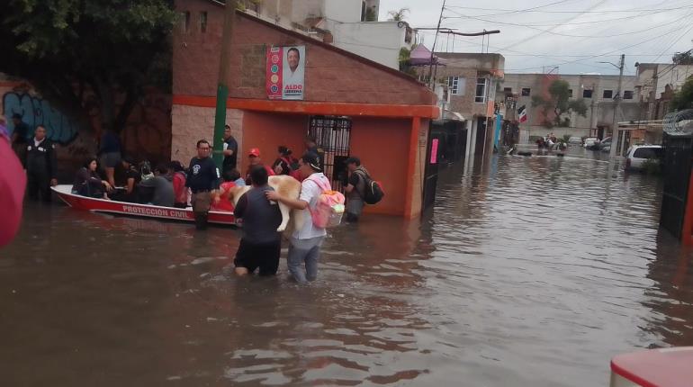 Fuertes lluvias dejan inundaciones en Cuautitlán y Chalco en Edomex