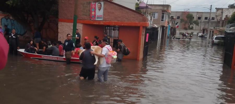 Fuertes lluvias dejan inundaciones en Cuautitlán y Chalco en Edomex