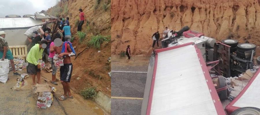 Rapiñan tráiler cargado de cerveza en la Ocozocoautla-Arriaga en Chiapas