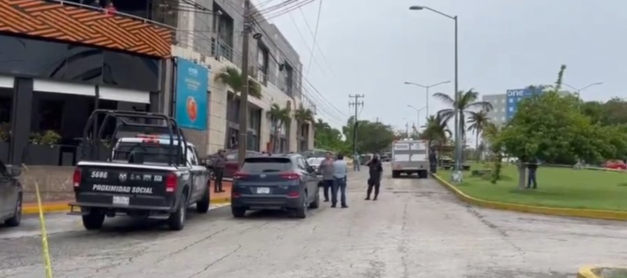 Matan a balazos a empleado de una barbería en Cancún