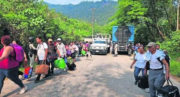 Desplazados por violencia en Tila, Chiapas, comienzan a regresar a sus casas